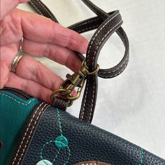 CHALA VEGAN GREEN/BLACK SEA TURTLES CONVERTIBLE POUCH CROSSBODY HANDBAG - Picture 12 of 16